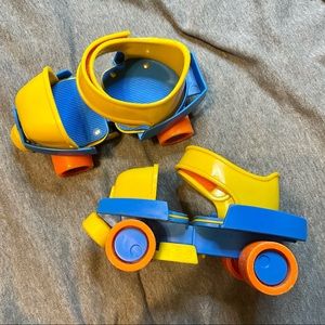 Adjustable kids roller skates